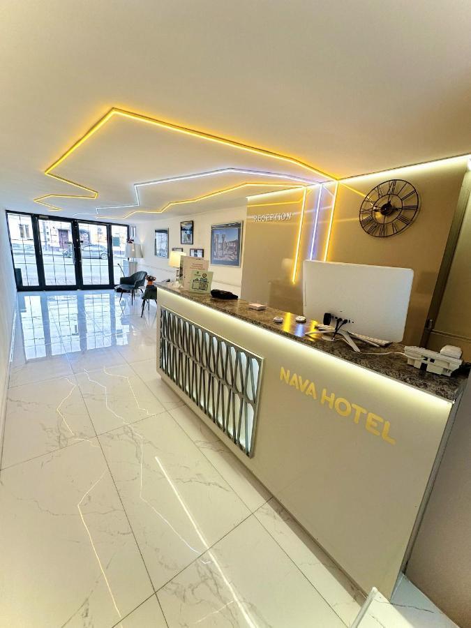 Nava Hotel Erevan Esterno foto