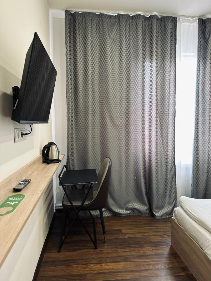 Nava Hotel Erevan Esterno foto