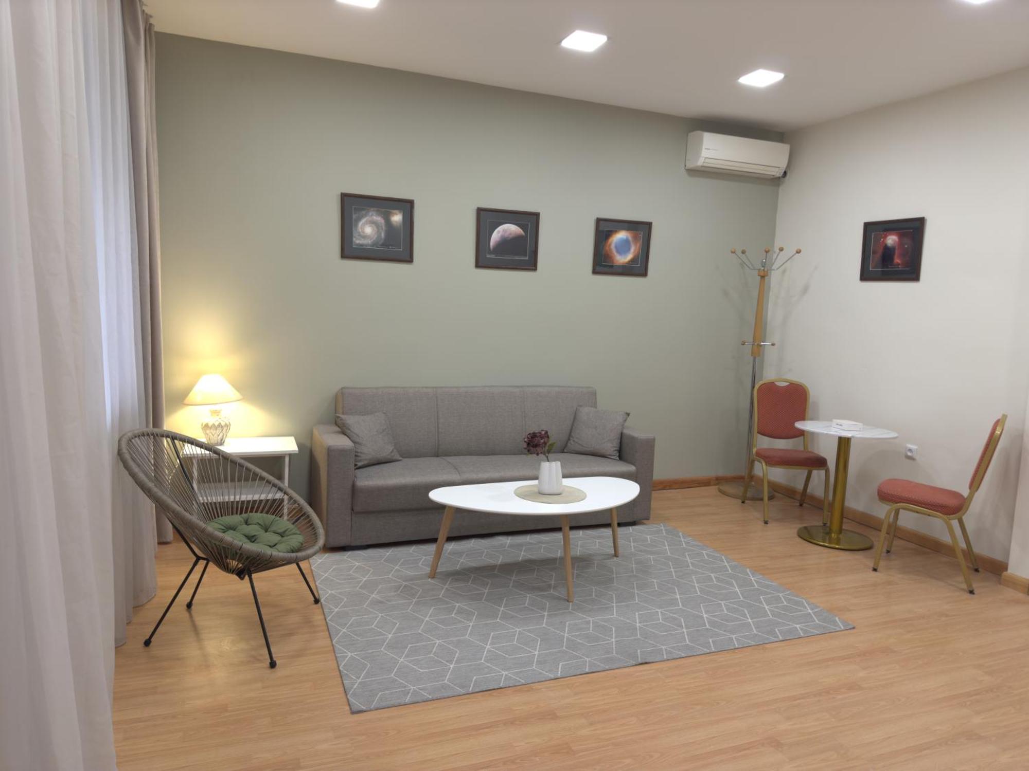 Nava Hotel Erevan Esterno foto