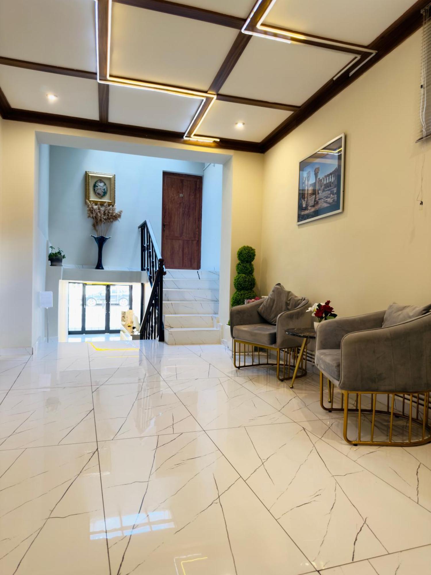 Nava Hotel Erevan Esterno foto