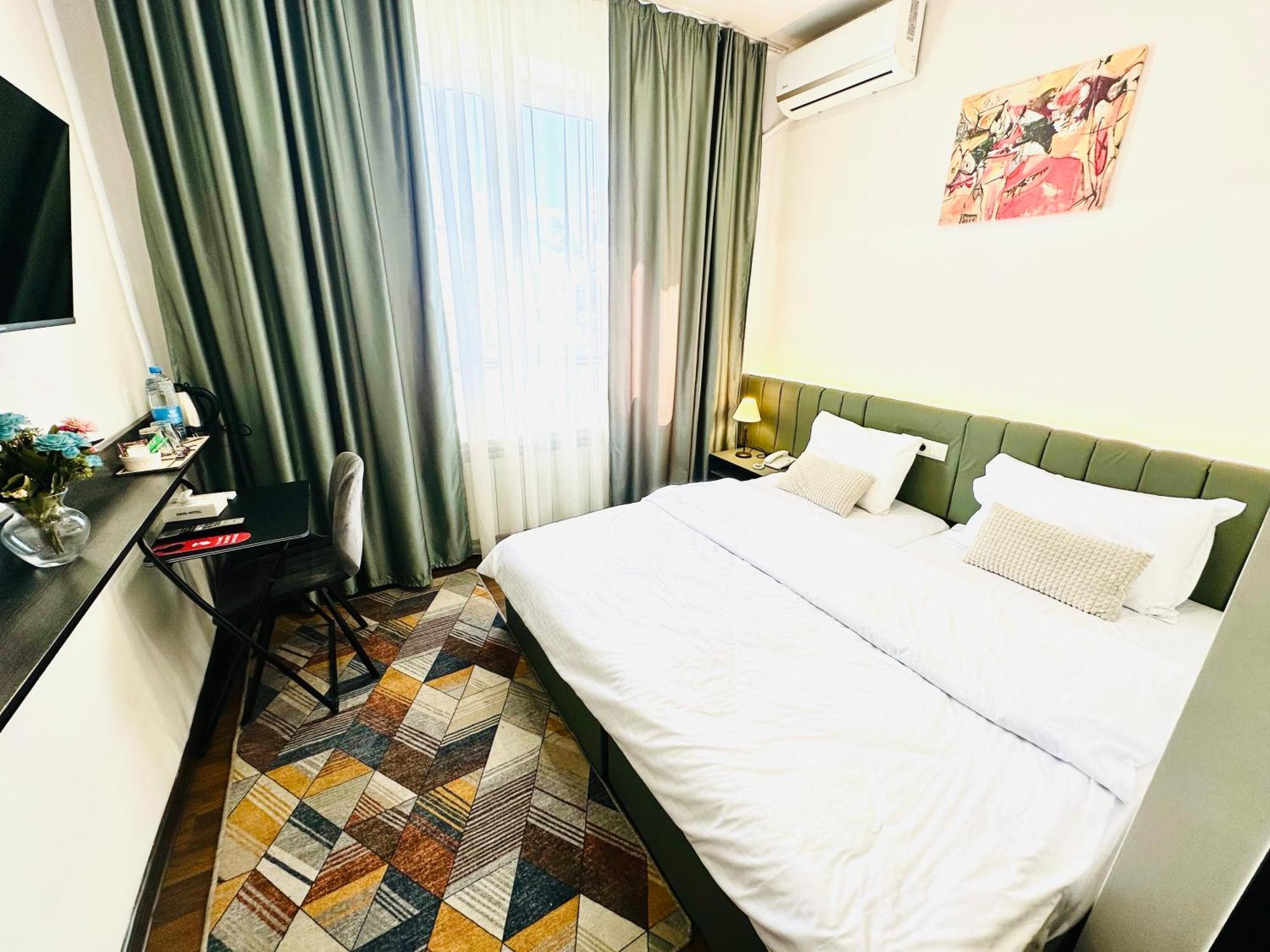 Nava Hotel Erevan Esterno foto