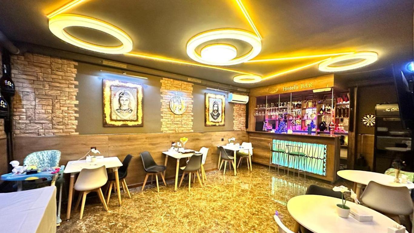 Nava Hotel Erevan Esterno foto